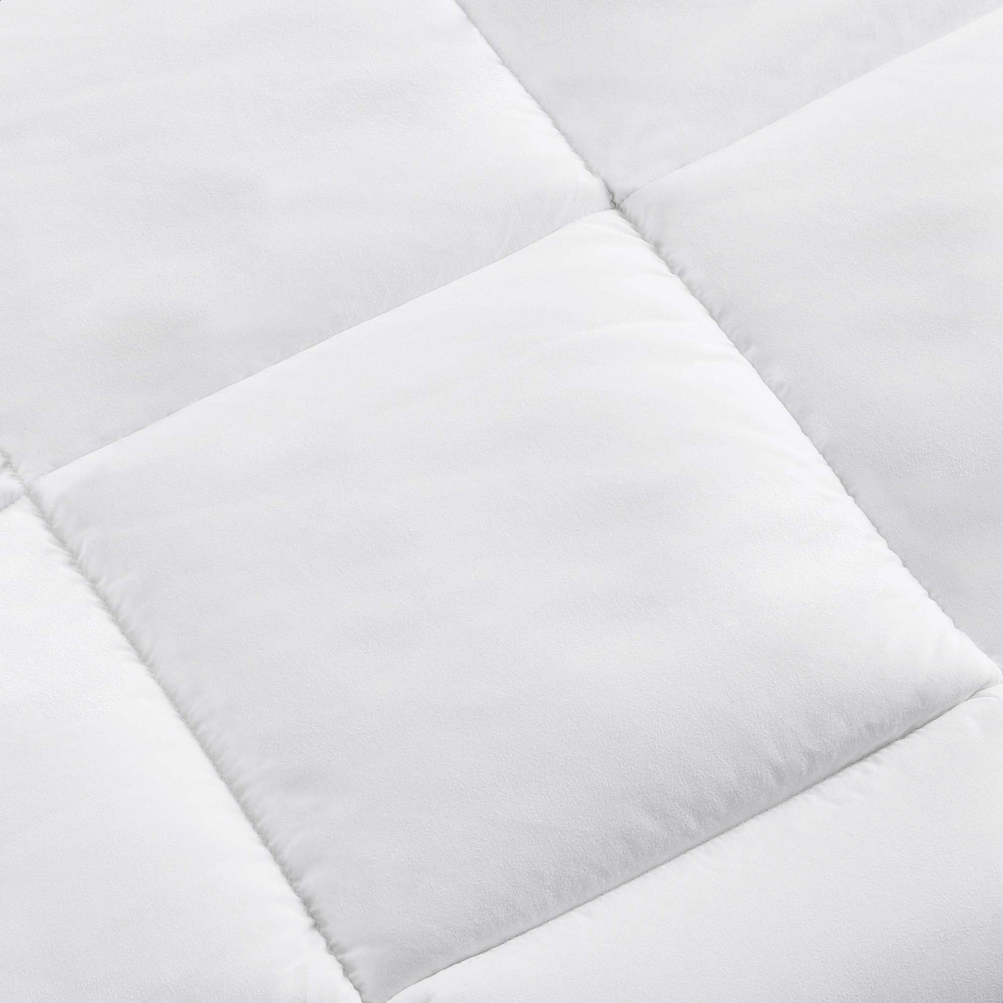 Amazon Basics White Down Alternative Comforter and Duvet Insert with Corner Tabs, Machine Washable, Twin, Light