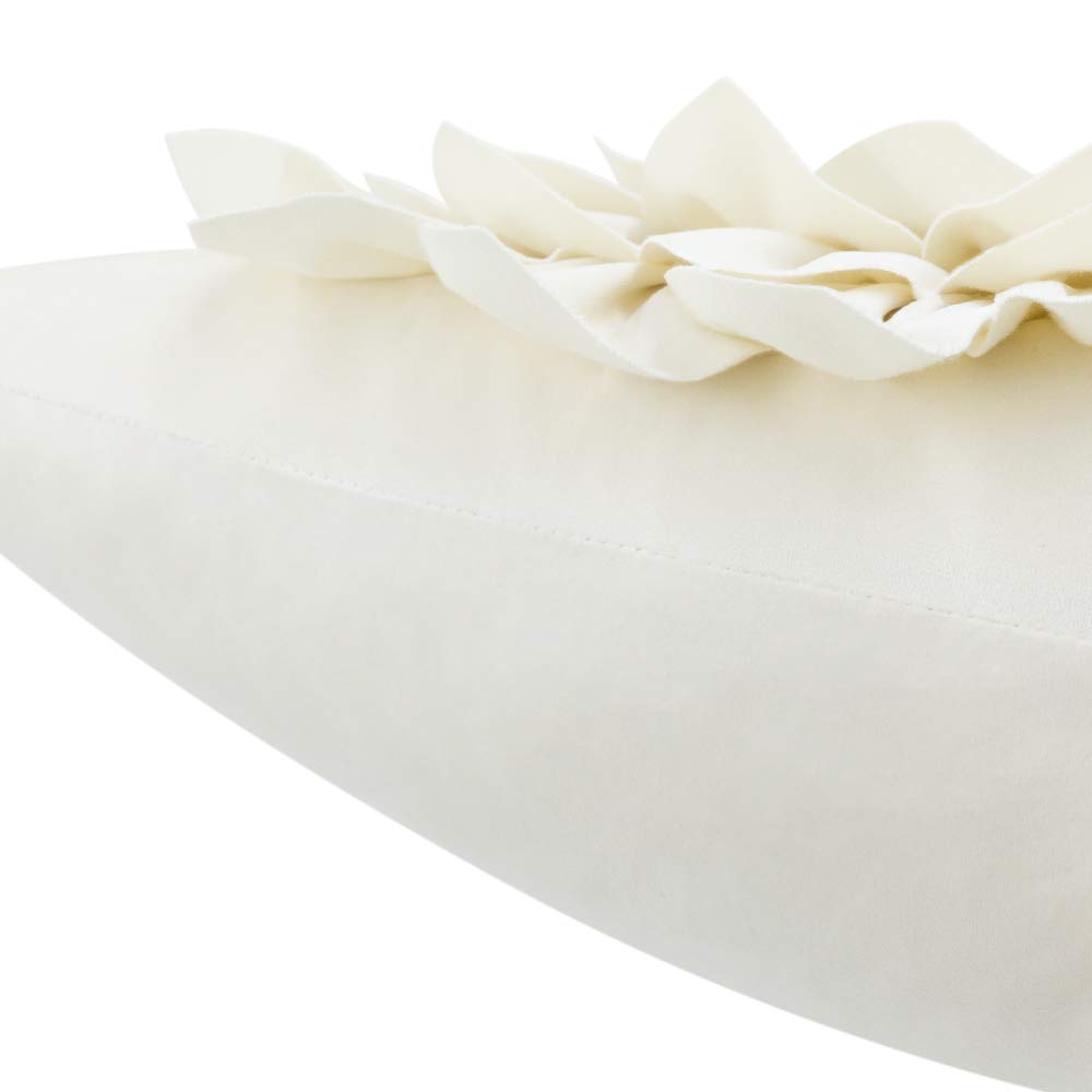 OiseauVoler 3D Flower Decorative Throw Pillow Covers Floral Pillow Shams Soft Velvet Pillowcases Home Sofa Car Bed Room Decor 18 x 18 Inches Cream White
