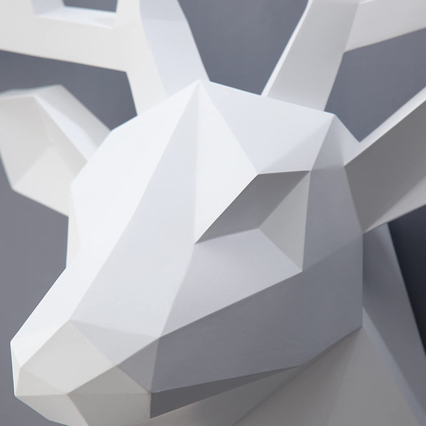 XYQXYQ White Deer Head Wall Sculpture,Modern Art Wall Hanging,3D Wall Decor,Gallery Living Room Resin Animal Head Decoration
