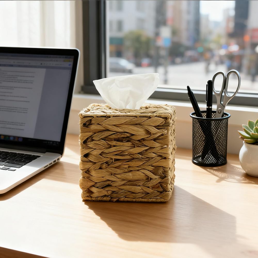 1 Pcs Water Hyacinth Handwoven Tissue Box Cover - Natural Handmade Wicker Napkin Holder, Square Facial Tissue Case, Rustic Boho Decor for Table, Bathroom, Office