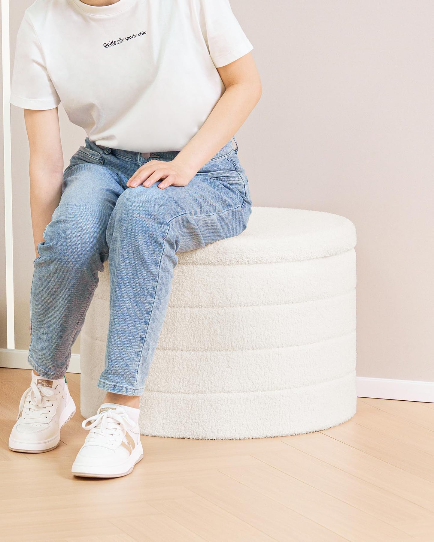 B FSOBEIIALEO Ottoman with Stroage, Round Sherpa Storage Ottoman Stool, Boucle Foot Rest22 x 22"x15.75" (White)