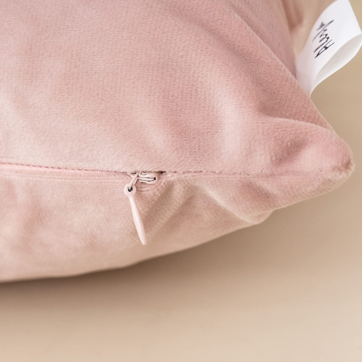 Alerfa 3D Flower Handmade Throw Pillow Cover Decorative Pink Velvet Pillowcase Cushion Cover with Hidden Zipper for Couch Bed Living Room Home Decor 12x20 Inches