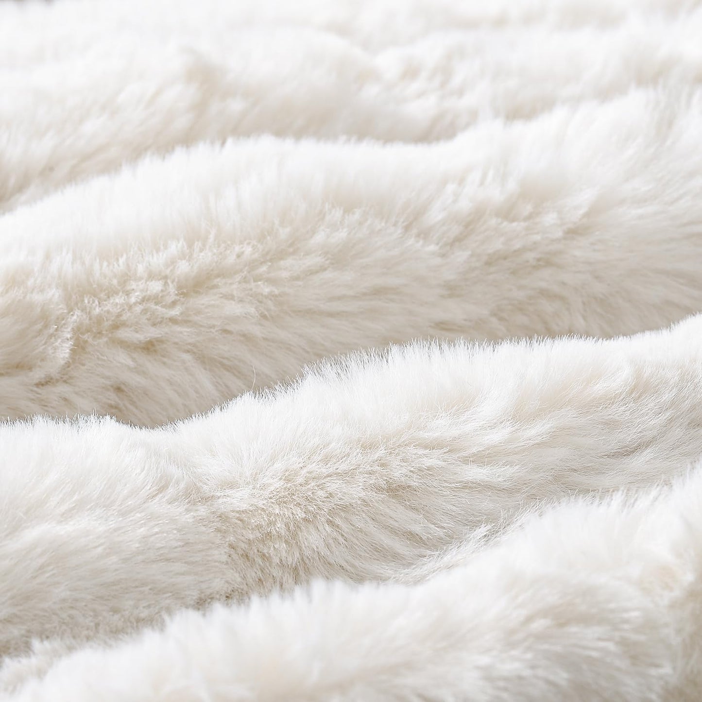 MADIZZ Pack of 2 Thick Plush Faux Wool Throw Pillow Covers Soft Boho Throw Pillows Luxurious Cushion Covers for Couch Sofa Bedroom Living Room Home Decor 18x18 Inch Cream