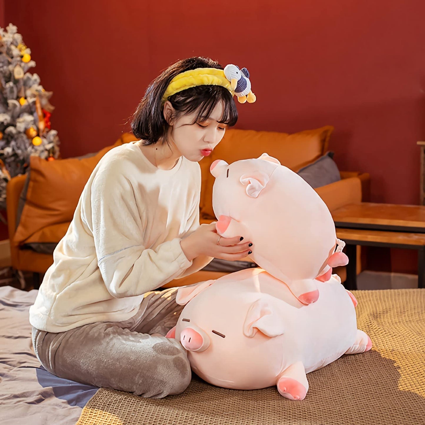 CHDGIOHA Pig Stuffed Animal Plush Pillow - 15.7'' Kawaii Soft Pig Hugging Pillow, Adorable Cuddle Plush Toy, for Kids, Girlfriend, or Adults, Perfect for Christmas and Birthdays (Squint, 15.7in)