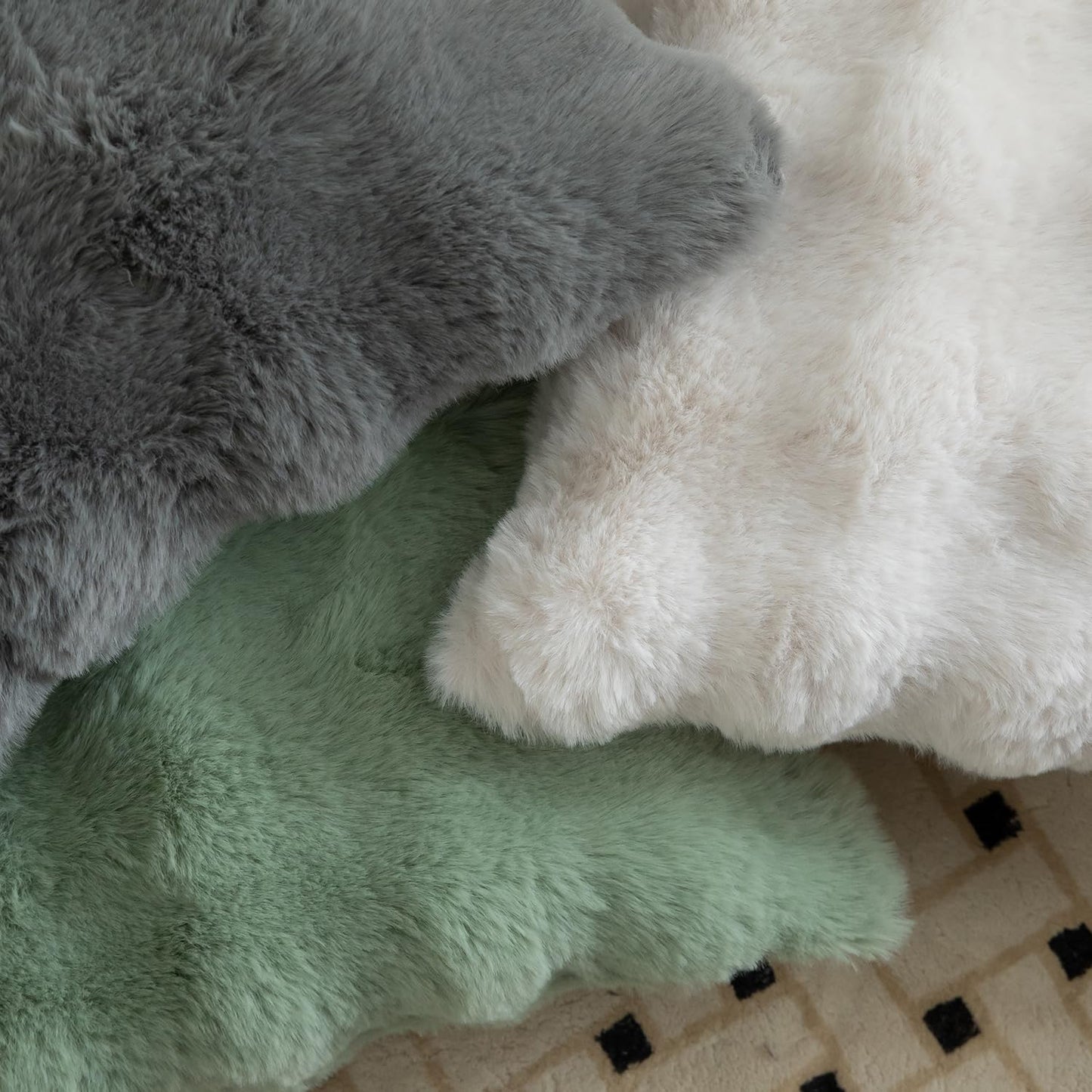 MANDIOO Pack of 2 Thick Plush Wool Decorative Throw Pillow Covers Super Soft Wave Bubble Fur Velvet Cushion Covers Pillow Shams for Couch Bed Living Room 16x16 Inch Gray