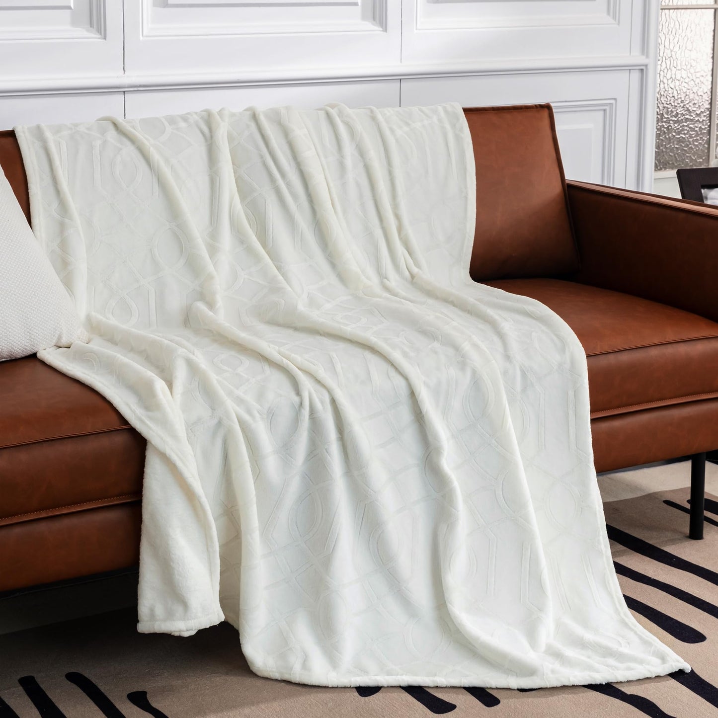 Serenhom Soft Cozy Fleece Queen Size Blanket, 90x90 Inches – Lightweight Plush Blanket for Bed, Fuzzy 3D Jacquard Design - Ivory White