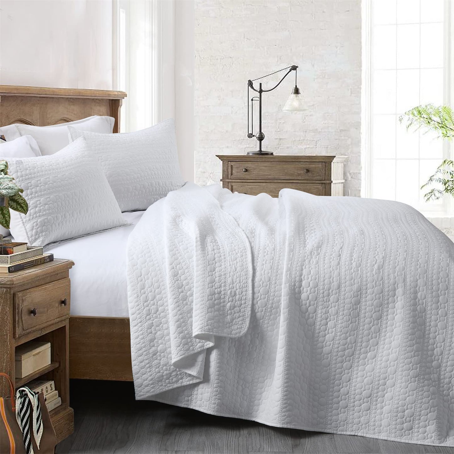 HORIMOTE HOME Quilt Set Queen Size White, Classic Geometric Spots Stitched Pattern, Stone-Washed Microfiber Chic Rustic Look, Ultra Soft Lightweight Quilted Bedspread for All Season, 3 Pieces