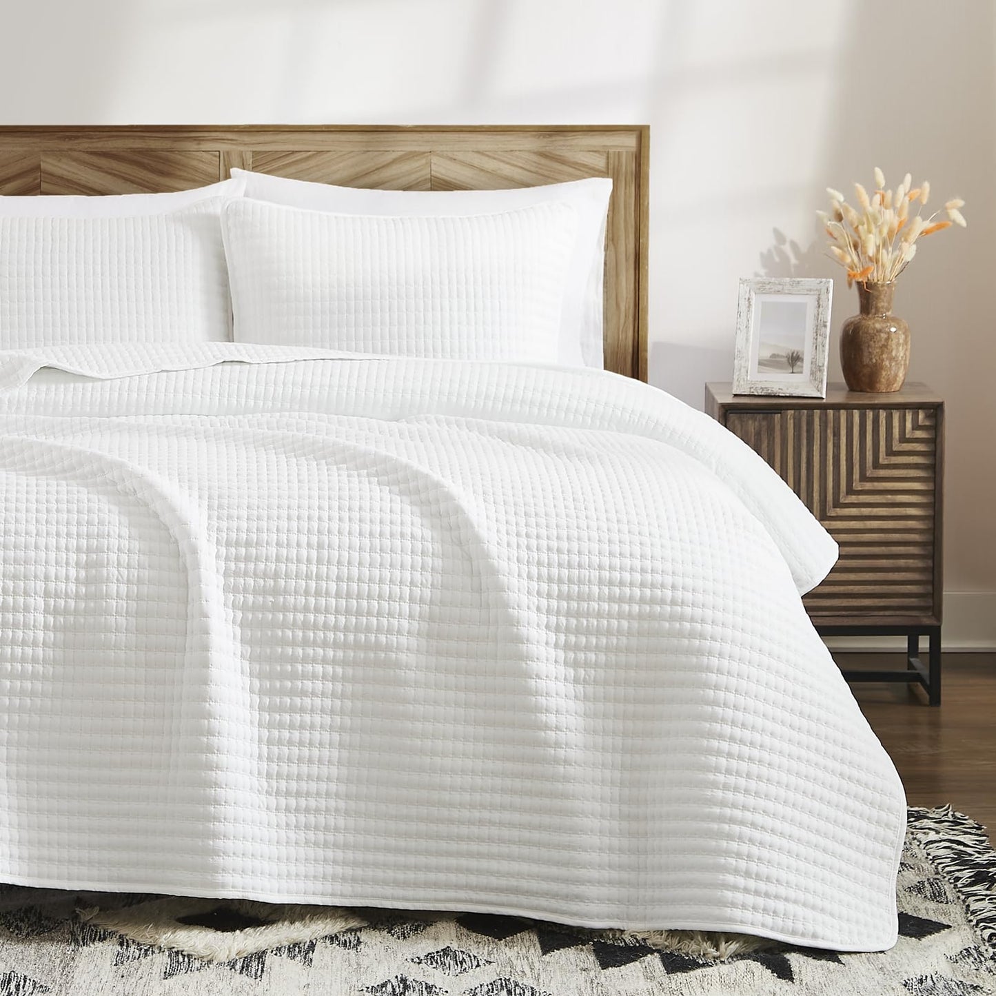 WRENSONGE White Quilt Set Queen Size-3 Pieces Lightweight Bedspreads Summer Coverlet for All Season, Soft Quilt Bedding Set with 2 Pillow Shams Suitable for Bed & Couch