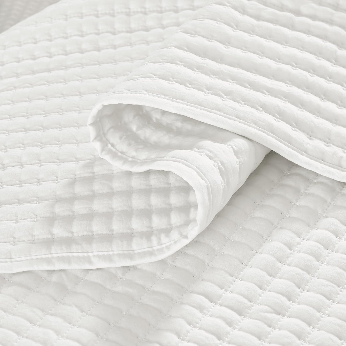 WRENSONGE White Quilt Set Queen Size-3 Pieces Lightweight Bedspreads Summer Coverlet for All Season, Soft Quilt Bedding Set with 2 Pillow Shams Suitable for Bed & Couch
