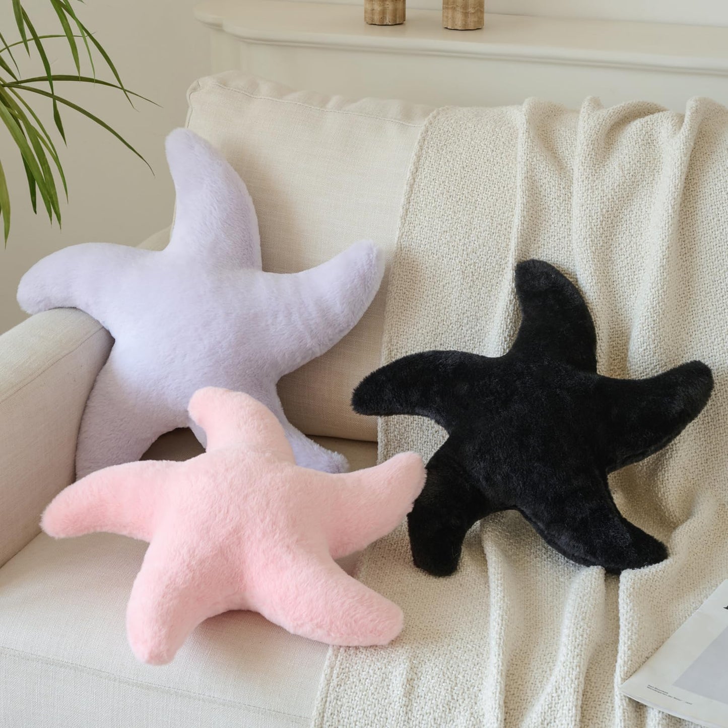 PLAYSKY Starfish Pillow, Cute Decorative Pillows for Couch Bed, Aesthetic Room Decor Accent Pillow Plush with Soft Faux Rabbit Fur for Bedroom Living Room (Black, 19.6 Inches)
