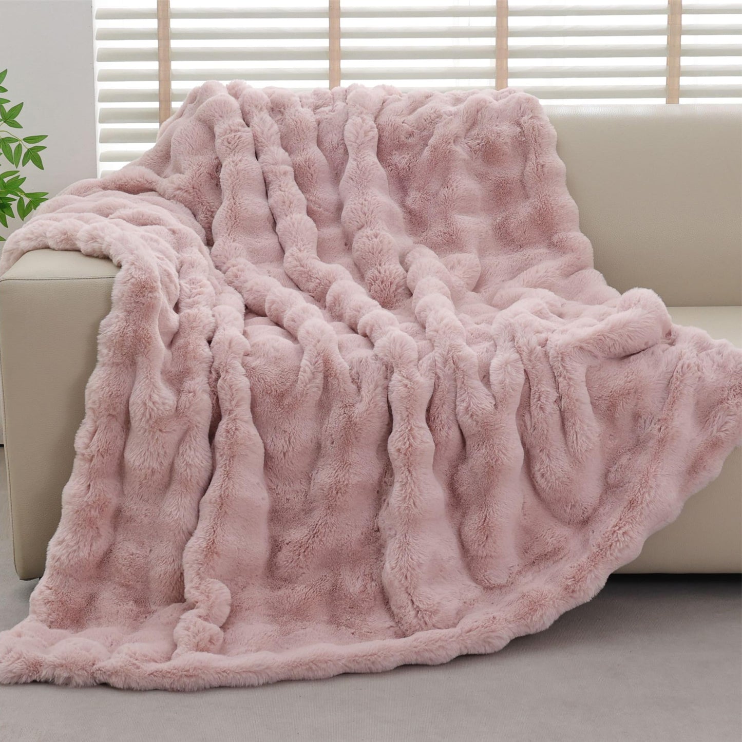 Cuddleux Cozy Fluffy Plush Faux Fur Blanket Pink 50x60 Inch Super Soft Fuzzy Thick Throw Blanket for Sofa Couch Bed