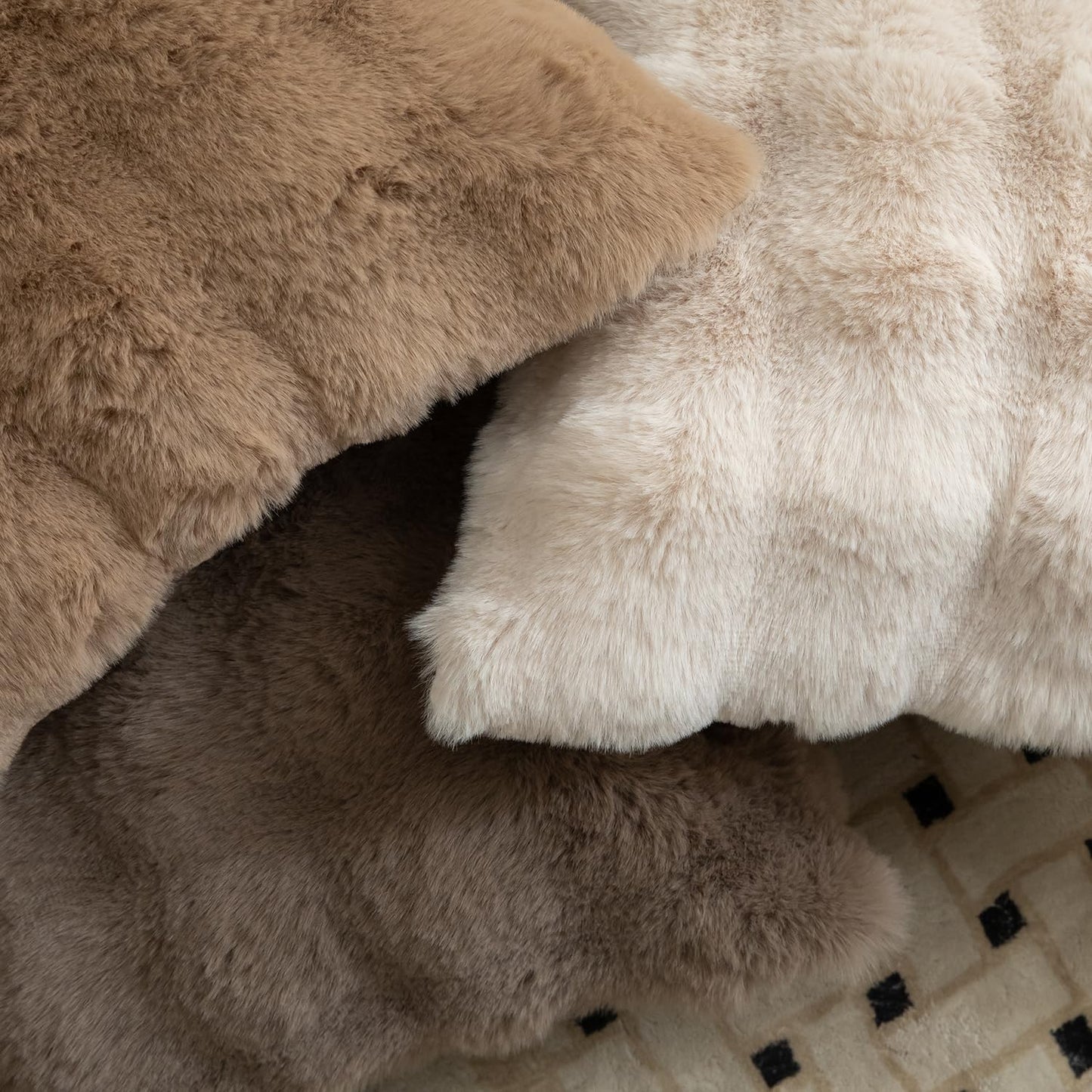MANDIOO Pack of 2 Thick Plush Wool Decorative Throw Pillow Covers Super Soft Wave Bubble Fur Velvet Cushion Covers Pillow Shams for Couch Bed Living Room 16x16 Inch Beige