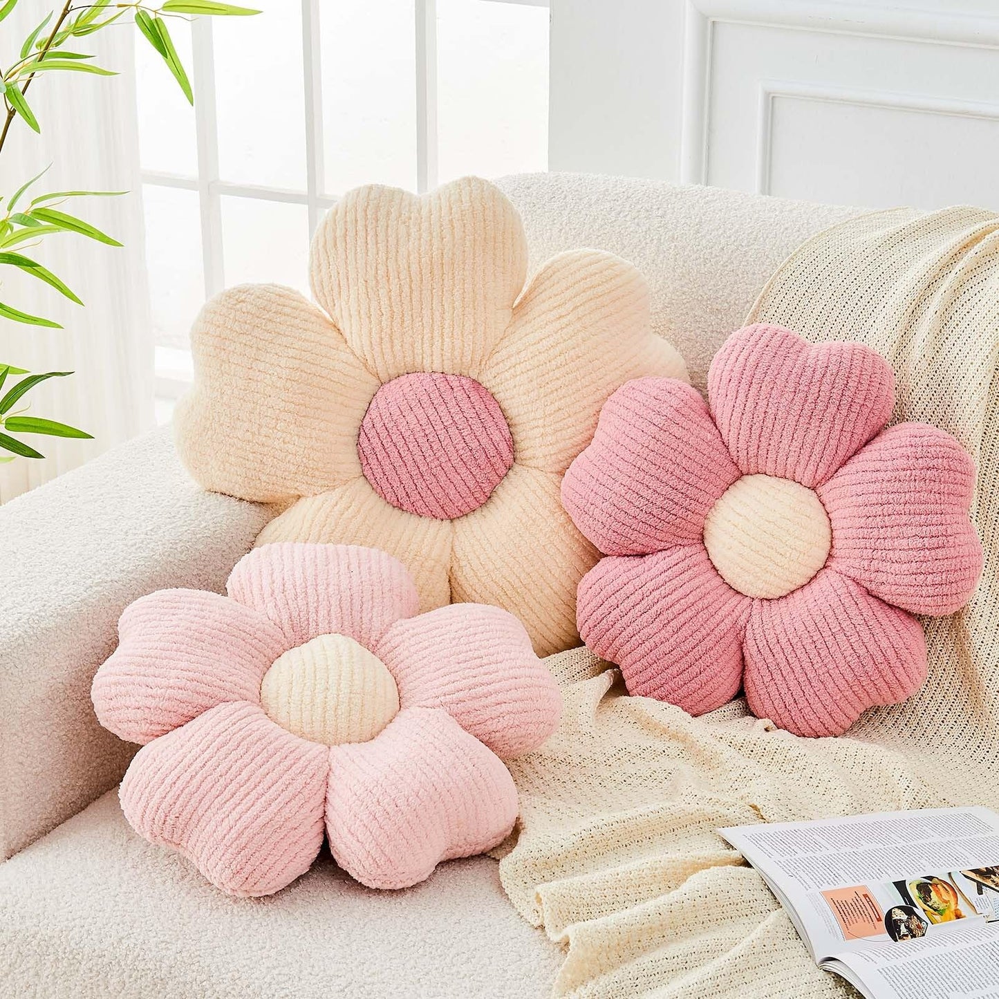 Kcvvcr Flower Throw Pillow, Cute Flower Shaped Pillow Decorative Throw Pillow for Bed Couch, Soft Daisy Pillows Floor Seating Cushion Cushions (14.9 Inch Light Pink)