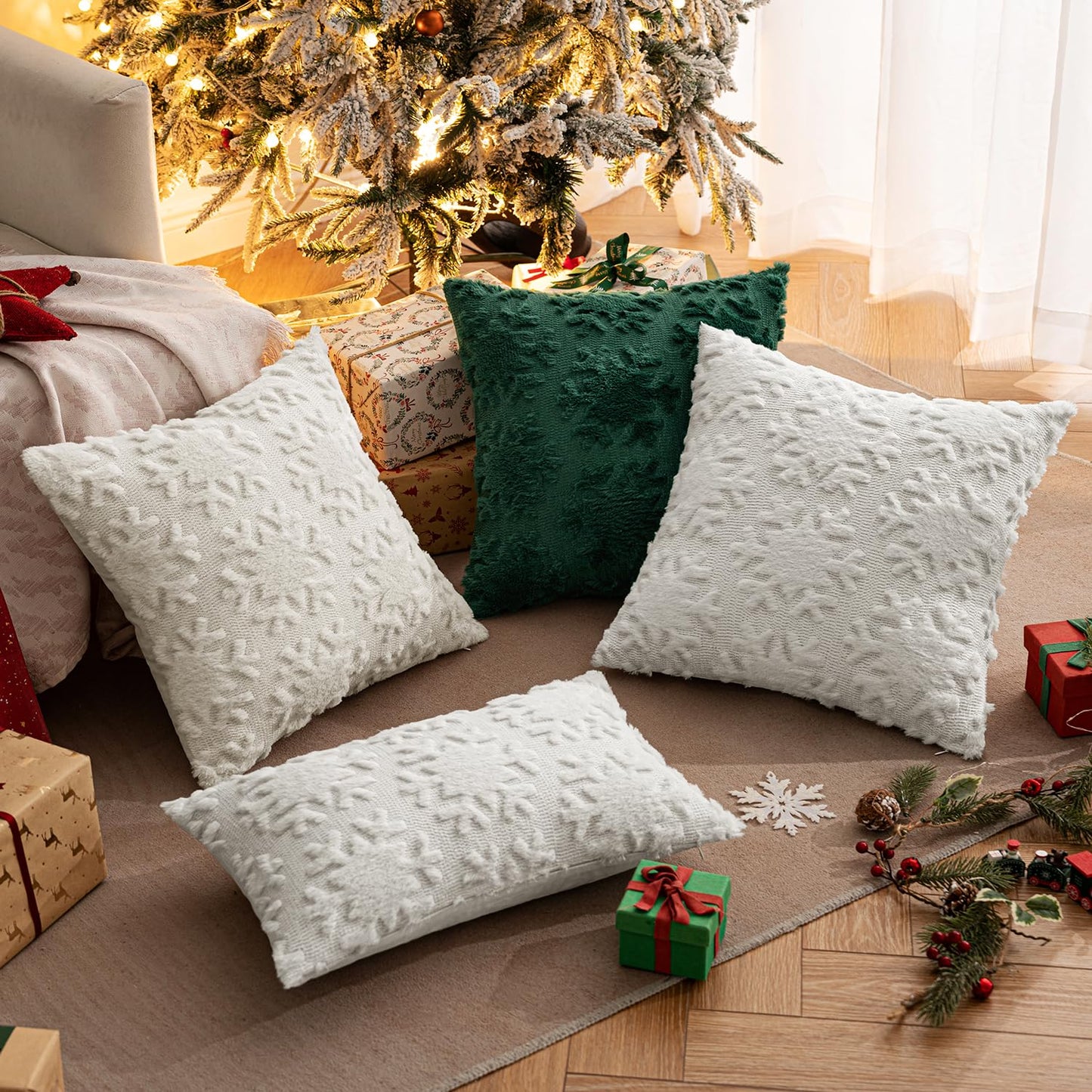 MIULEE Christmas Snowflake Decorative Throw Pillow Covers Set of 2,Soft Fluffy Faux Wool Winter Holiday Couch Pillows for Farmhouse Boho Home Decor Sofa Bed Porch Living Room 20x20 Inch Cream White