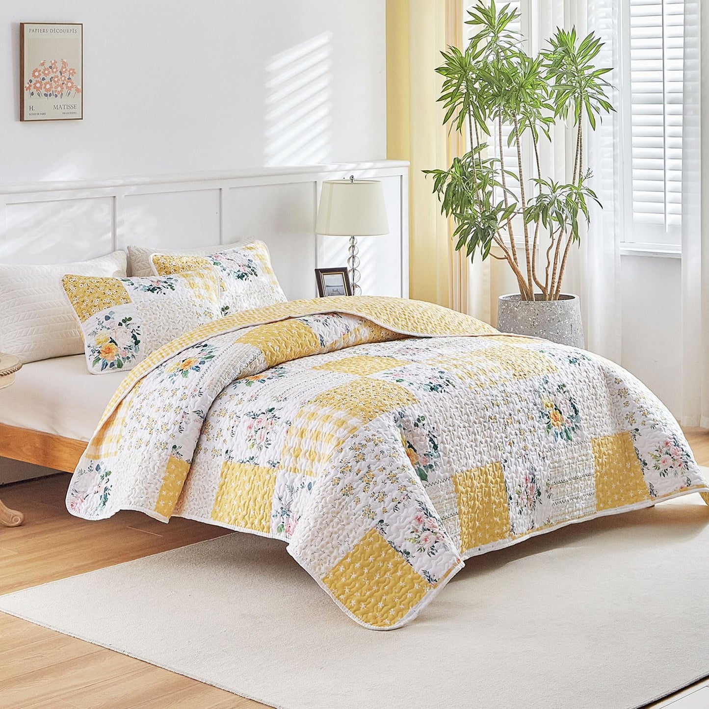 Joyreap 3 Pieces Floral Patchwork Quilt Set Queen, Yellow n White Flowers Design, Soft n Cozy Microfiber Quilt, Bedspread Bed Cover for All Season, 1 Quilt and 2 Pillow Shams- 90x90 inches