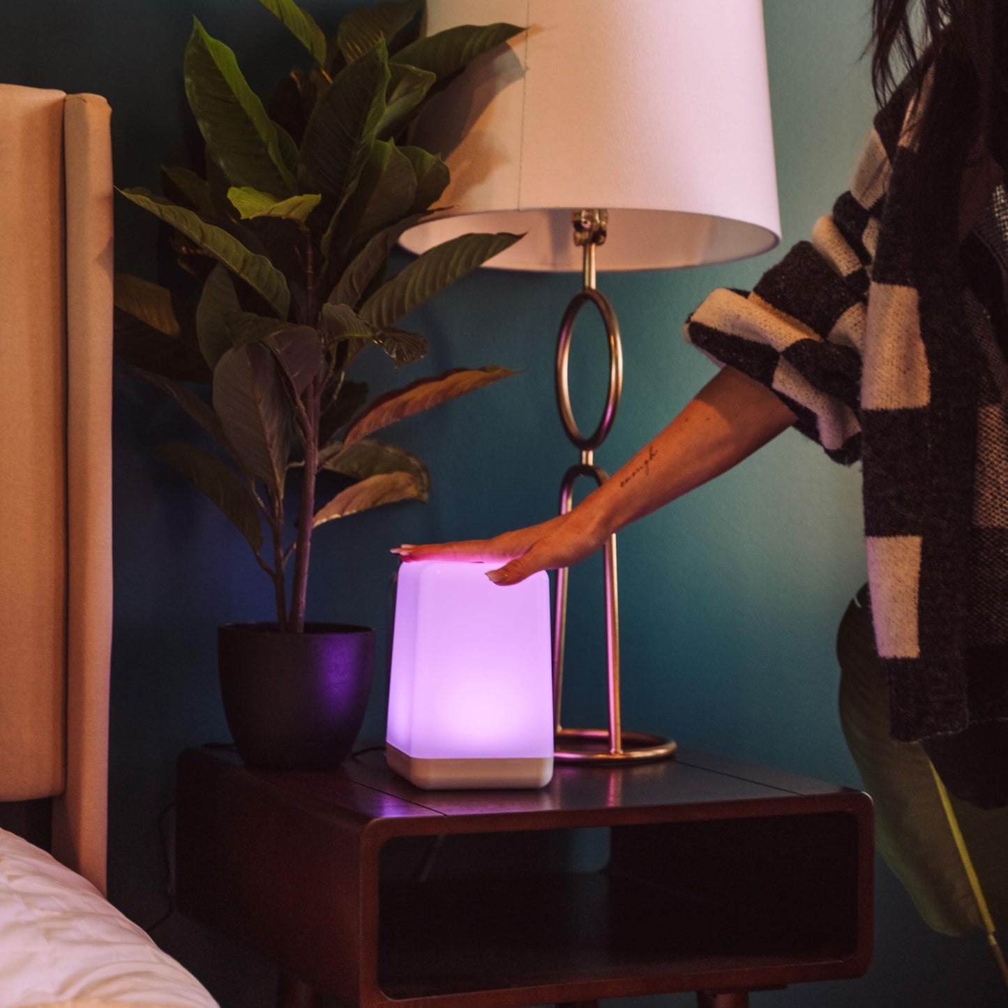 Friendship Lamp FriendLi by Filimin - Subscription Required Wi-Fi LED Light for Long Distance Touch Lamp, Present for Best Friend, Relationship, Family, Unique Gifts, Easy App Setup - Set of 2