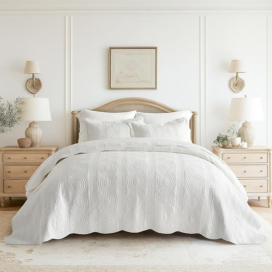 EVERGRACE 100% Cotton Scallop Quilt Set, Queen Size 3 Piece Set – Lightweight Bedspread with 2 Shams, Soft Prewashed Matelasse Coverlet for Cozy and Elegant Bedding, Bright White