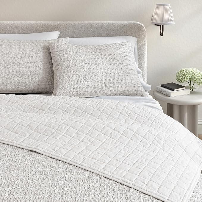Great Bay Home Full/Queen Size Light Grey 100% Cotton Honeycomb Waffle Quilt and Sham Set - Garment Washed, Waffle Weave Like Texture, Lightweight 3-Piece Bedding Set