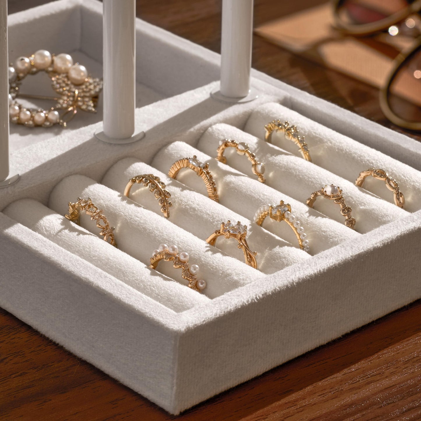 bussdis 3 Tier Bracelet Holder Display - Detachable T Bar Pure White Velvet Bracelet Holder, Jewelry Holder Organizer for Bracelet, Necklace, Earrings, Rings