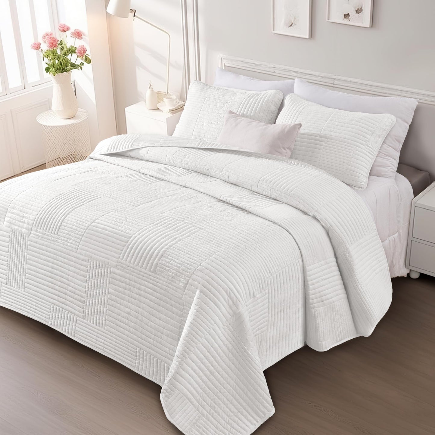 Whale Flotilla Ultra Soft Queen Quilt Bedding Set, Lightweight Microfiber White Quilts Bedspreads Full Size, 3 Piece Ultrasonic Geometric Coverlet Bed Cover for All Seasons