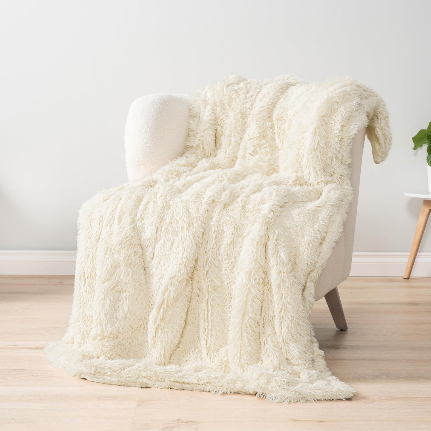 Pavilia Cream Beige Fluffy Bed Blanket, Queen Size, Fuzzy Plush Warm Large Blanket for Couch Sofa, Super Soft Thick Faux Fur Sherpa Blanket, 90x90