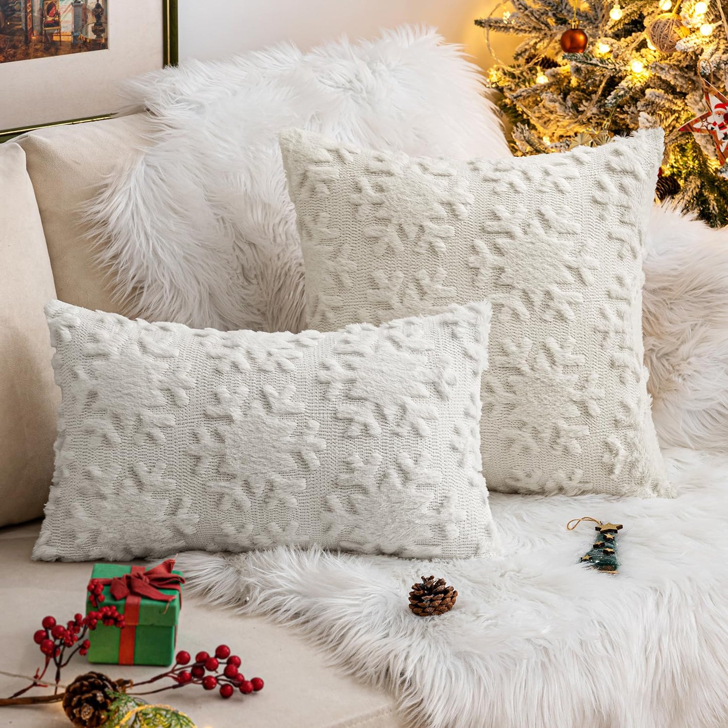 MIULEE Christmas Snowflake Decorative Throw Pillow Covers Set of 2,Soft Fluffy Faux Wool Winter Holiday Couch Pillows for Farmhouse Boho Home Decor Sofa Bed Porch Living Room 20x20 Inch Cream White