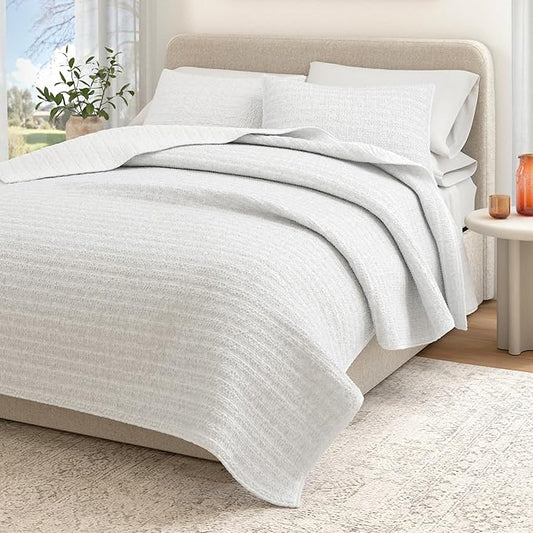 Great Bay Home Full/Queen Size White 100% Cotton Honeycomb Waffle Quilt and Sham Set - Garment Washed, Waffle Weave Like Texture, Lightweight 3-Piece Bedding Set