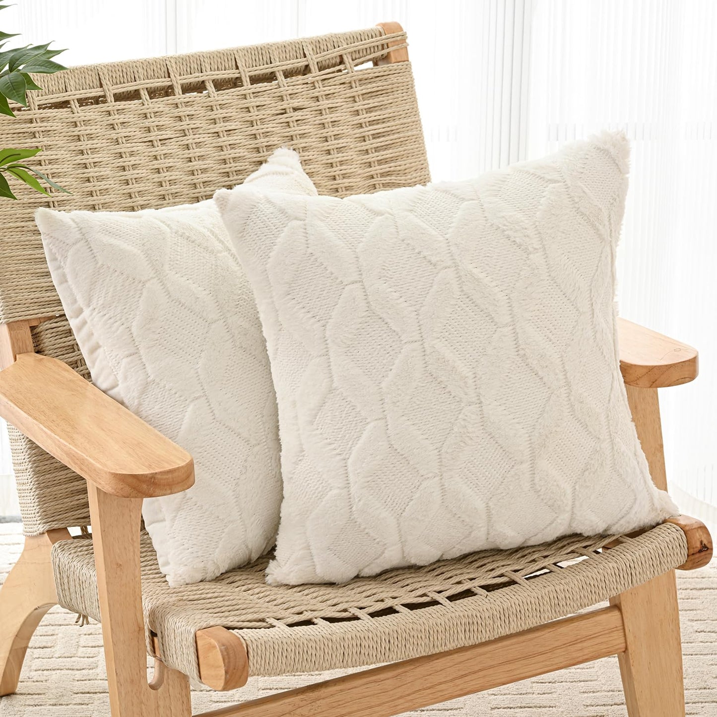 Volcanics Pack of 2 Faux Wool Throw Pillow Covers 20x20 Inches Decorative Farmhouse Velvet Couch Pillow Case Soft Plush Square Boho Cushion Pillowcase, Cream Beige