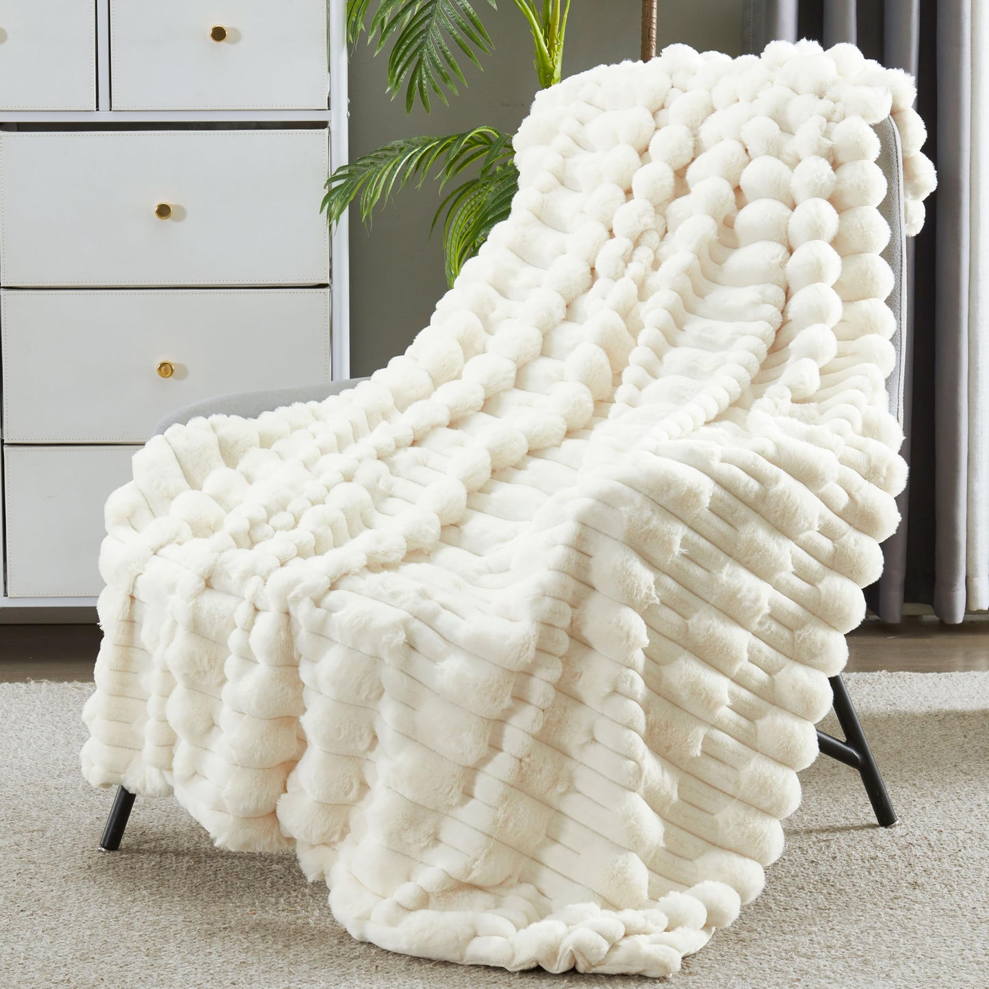 JONIYEAR Extra Large Soft Fluffy Striped Faux Fur Blanket Queen Size 80" x 90", Decorative 3D Geometric Big Warm Fuzzy Fur Blankets for Winter, Reversible Thick Cozy Furry Blanket for Bed, Cream White