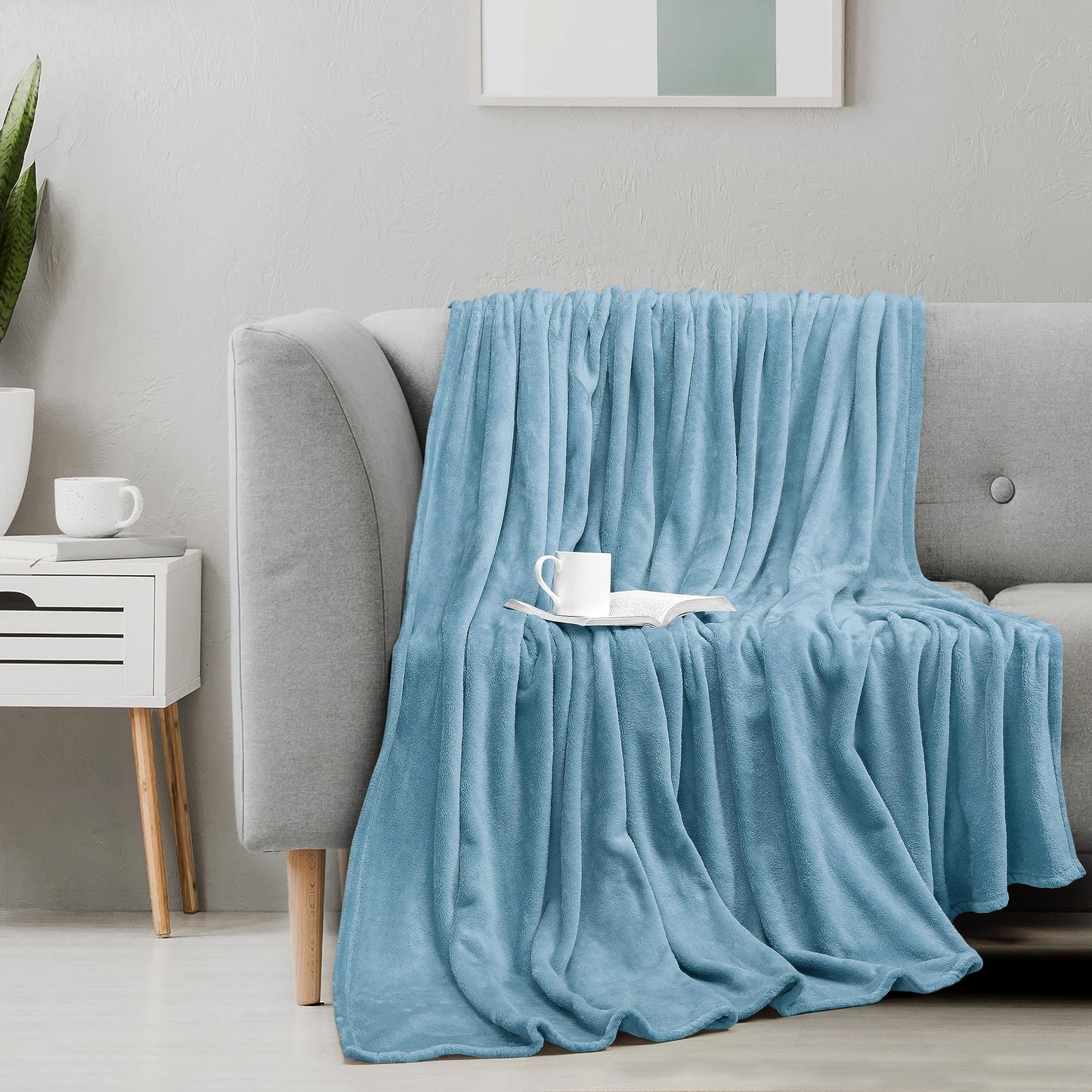 Utopia Bedding Washed Blue Fleece Blanket Queen Size Lightweight Fuzzy Soft Anti-Static Microfiber Bed Blanket (90x90 Inch)