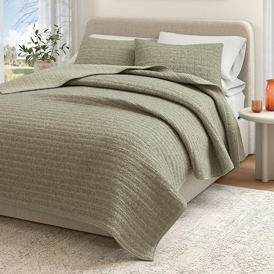 Great Bay Home King Size Green 100% Cotton Honeycomb Waffle Quilt and Sham Set - Garment Washed, Waffle Weave Like Texture, Lightweight 3-Piece Bedding Set (Eucalyptus Green)