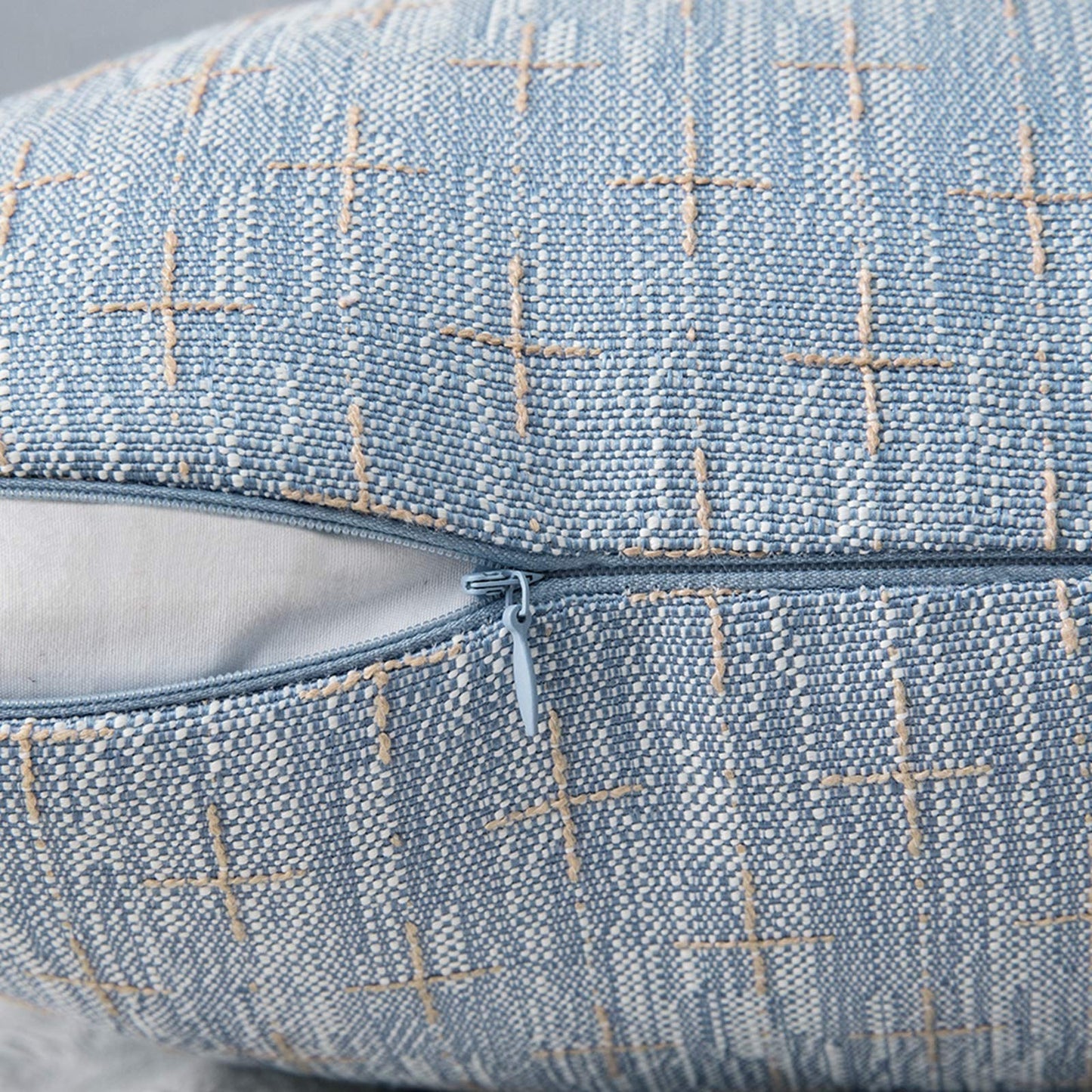 MIULEE Pack of 2 Decorative Burlap Linen Throw Pillow Covers Modern Farmhouse Pillowcase Rustic Woven Textured Cushion Cover for Sofa Couch Bed 20x20 Inch Light Blue