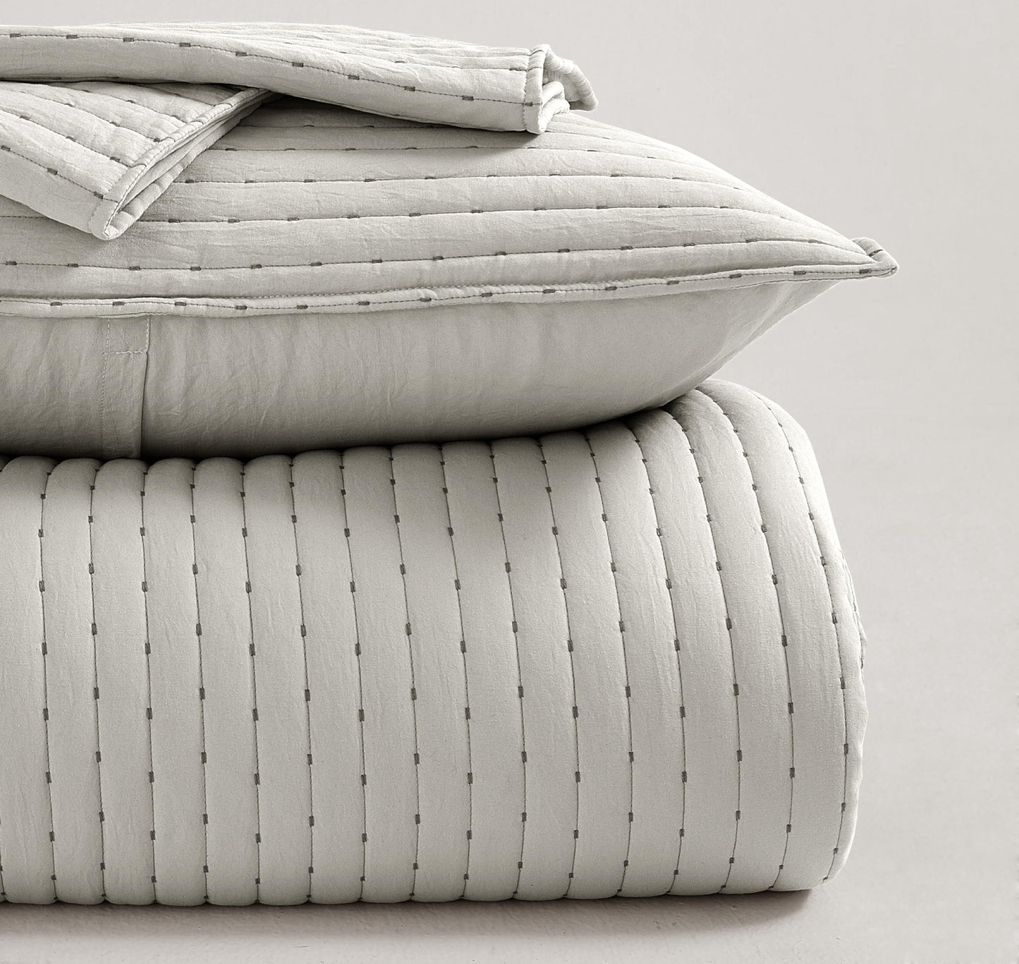 COOLXTRA Lightweight Quilted Bedspread Quilt Set, Pre-Washed Brushed Microfiber, Handmade-Look Stitching, All-Season Decorative Coverlet with 2 Pillow Shams, King, Grey