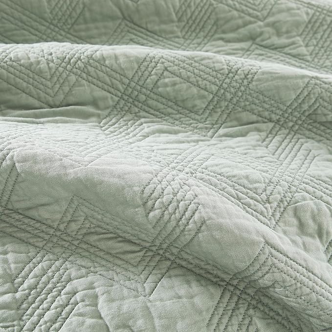 WDCOZY 100% Cotton Queen Size Quilt Set - Sage Green Pre-Washed Soft Lightweight Modern Bedspread, Farmhouse Country Rustic Coverlet, Textured Like Linen, Shabby Chic Gauze Bedding, 3 Pieces